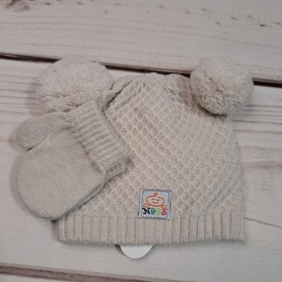 Other - Not Your Grandma's Blanket Knit Baby Beanie with Mitts 0-6 Months